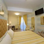 Steno Hotel 3*