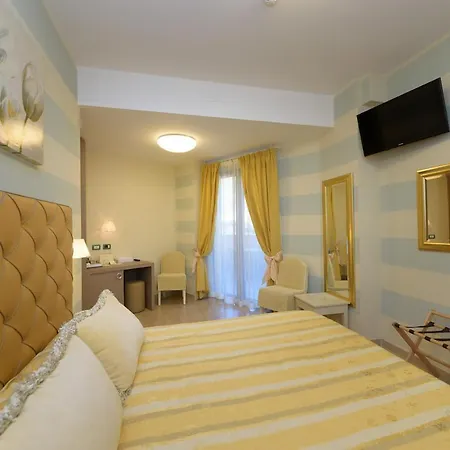 Steno Hotel 3*