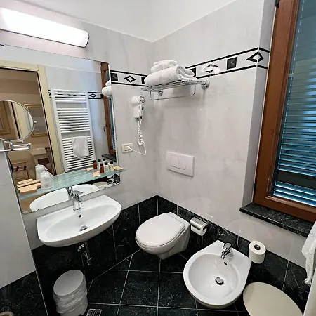 Steno Hotel 3*